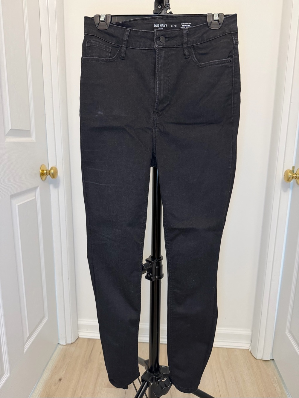 Old Navy Black High-Rise Women’s Skinny Jeans
